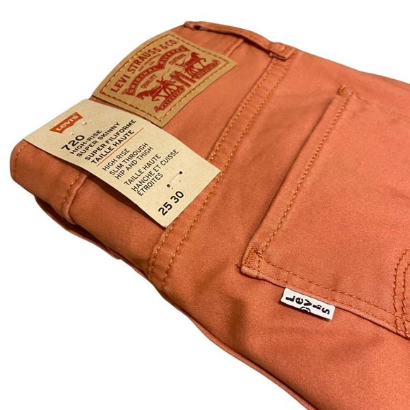 NWT Levi’s 720 High Rise Super Skinny Hypersoft Pants - Picture 4 of 8